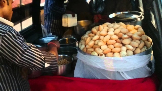 'Delhi ke Golgappe | Kolkata ka Puchka | Mumbai ki Panipuri | Indian Street Food by FTFM'