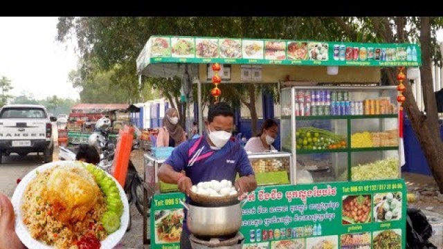 'Mobile Food Cart Serving Many Kinds of Foods | Street Hawker Food in Cambodia'