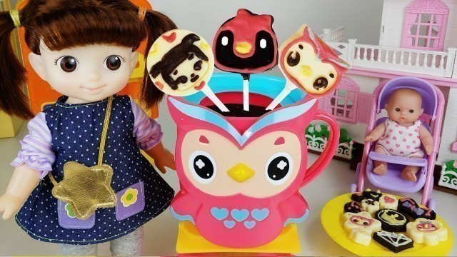 'Baby doll kitchen and CHOCOLATE CANDY food making toys play house story - ToyMong TV 토이몽'