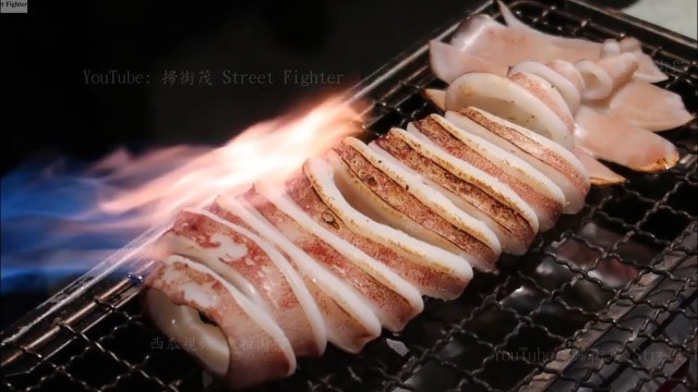 'Blowtorch cooking Squid 火鎗燒烤魷魚 