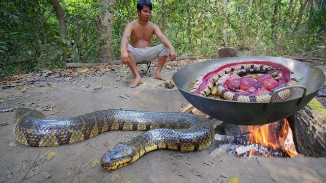 'Amazing Catch Big Snake by Hand n Cooking to Survival in Forest'