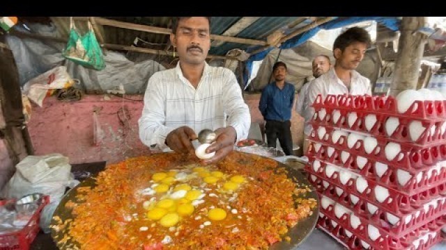 'Mumbai\'s Famous Street Style Egg Bhurji | Indian Street Food'