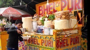 '12 Year Old Kid Selling BHEL PURI / PAPRI CHAAT | Hard Working Indian Kid | Famous Spicy Street Food'