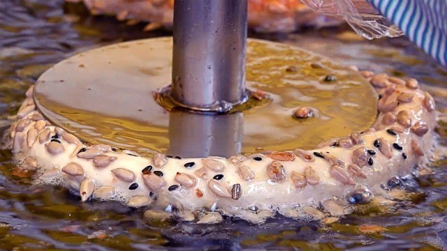 '기절호떡 Nuts Bomb! Popular Sweet Pancake (Hotteok) - Korean street food'