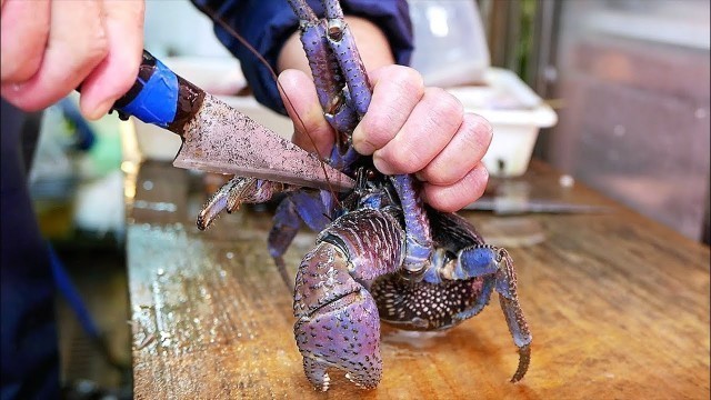 'Japanese Street Food - COCONUT CRAB Crab Curry Seafood Okinawa Japan'