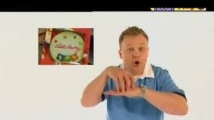 'For Kids | Justin Fletcher - Mr Tumble Shows Food Like Banana, Sausages, Tomato & Chips (Crisps)'